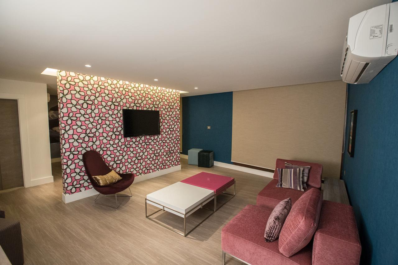 Four Seasons Halat Hotel