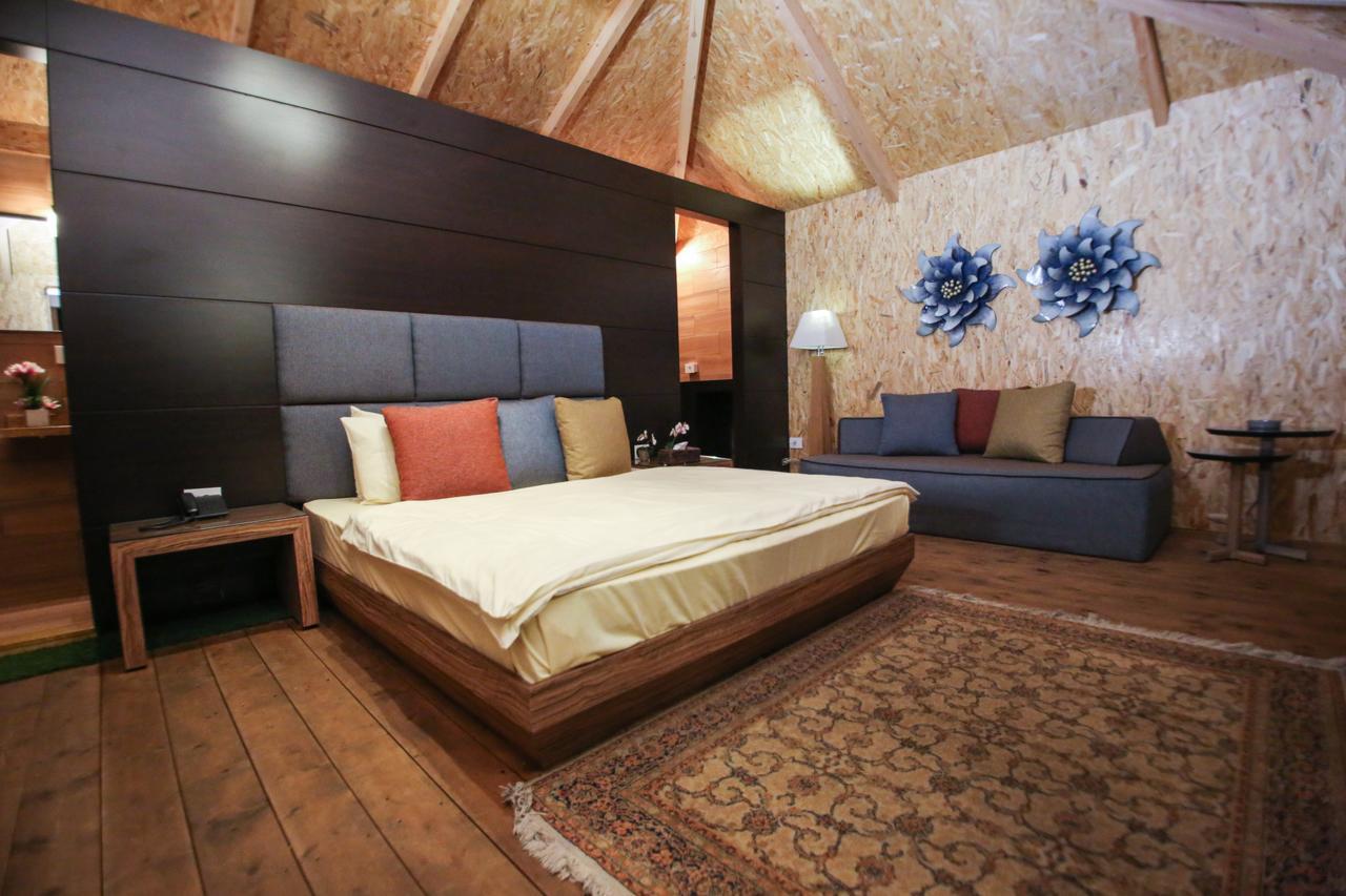 Four Seasons Halat Hotel