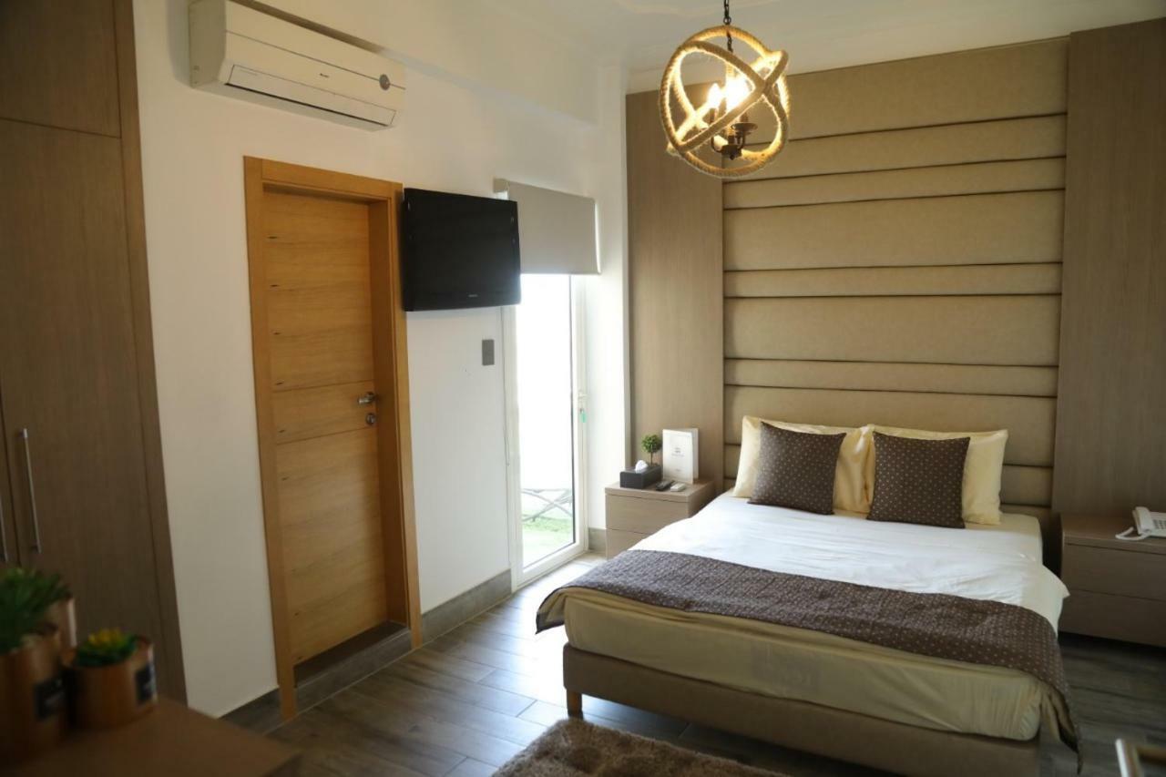 Four Seasons Halat Hotel